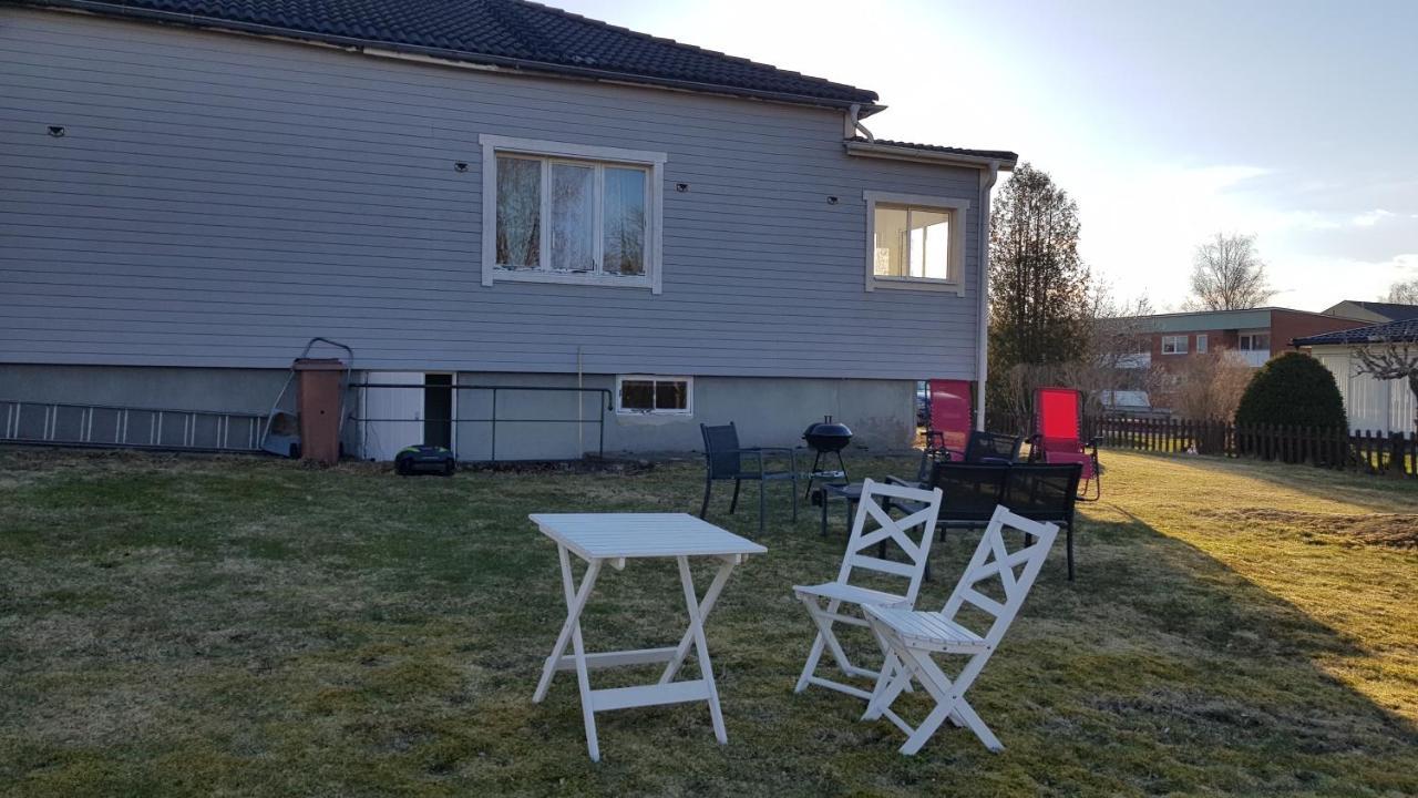 Trevligt Hus Med Egen Gard Och Fri Wifi, Emmaboda Kommun, Lindas Экстерьер фото